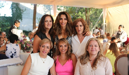  Liliana Meade, Cecilia de los Santos, Nohemí Sampere, Karina Ramos, Claudia Barba y Lorena Martínez Bazúa.