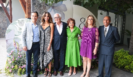  Roberto de la Rosa, Cecilia de los Santos, Marcelo de los Santos, Guille Anaya, Leticia Rojas y Manuel de la Rosa.