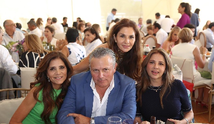  Claudia de los Santos, Mauricio Autrique, Guille de los Santos y Alejandra de los Santos.