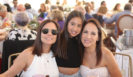  Maga Nieto, Marina Córdova y Lety Aguilar.