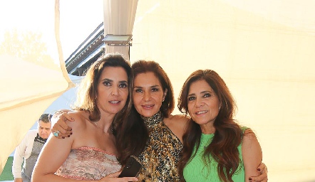  Marisol de la Maza, Guillermina y Claudia de los Santos.