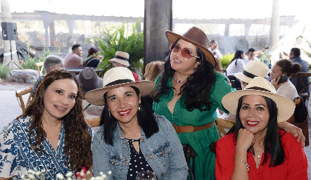  Lupita Silva, Luisa Robledo, Verónica Cardozo y Karina Cardozo.