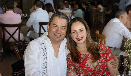  Mariana Siller y Humberto Lee.