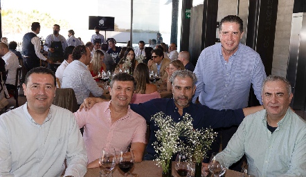  Jorge Mauricio, José Juan Castanedo, Ramiro Rodríguez, Andrés Guerrero y Guillermo Alcocer .