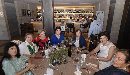 Yolanda de García, Yolanda del Valle, Julia Guerra, Susana Guerra, Muñeca Suárez, Rosa María Diez Gutiérrez y Rosa Elia Mebius.