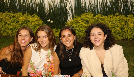  Priscila Martínez, Renata Fernández, Natalia Rentería y Daniela Castañeda.