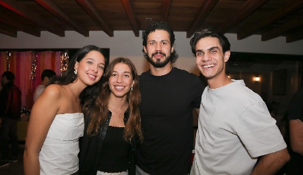  Isa Villanueva, Priscila Martínez, Alejandro Navarro y Diego Medina.