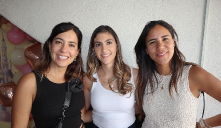  Alis Gómez, Patricia Gómez y Saide Chevaile.