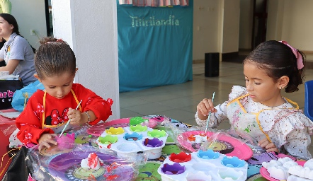  Eugenia y Daniela.