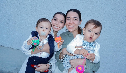  Álvaro Gómez, Natalia Gaviño, Michell Cano y Lucila Azcárate.