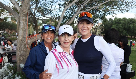  Martha Valencia, Dorina y Nuria Landín.