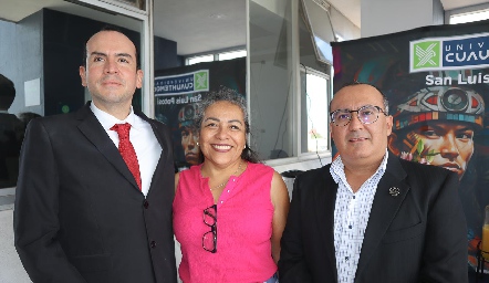  Mauricio Orellana, Verónica Mendoza y Gerardo Eguía.