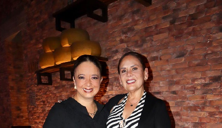  Viviana Padrón y Raquel Álvarez.