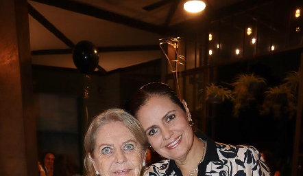  Chela Wagner con su hija Begoña López.