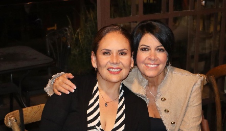  Raquel Álvarez y Zayra Ríos.