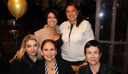  Jade Leija, Zayra Ríos, Raquel Álvarez, Moshi Compeán y Begoña Castillo.