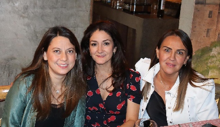  Julene Arzola, Mercy Lafuente y Alejandra Compean.