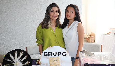  Verónica Martínez y Carmen Güesca.