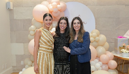  Isa Tobías, Cristy y Andrea Lorca.