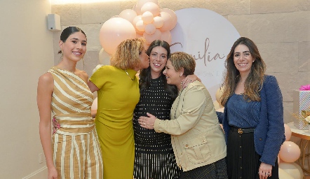  Isa Tobías, Isabel Carrillo de Tobías, Cristy Lorca, Laura Álvarez de Lorca y Andrea Lorca.