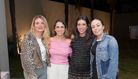  María Lorca, Paulina Aguirre, Cristy Lorca y Fernanda Torres.