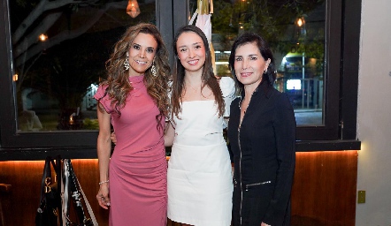  Daniela Díaz de León, Jimena Medina y Rosalba Castillo.