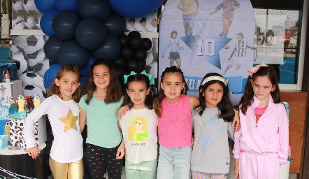  María Inés Zamanillo, Valeria Cortés, Ale Conde, Macarena Almazán, Bárbara Rojo y Marina Zermeño.