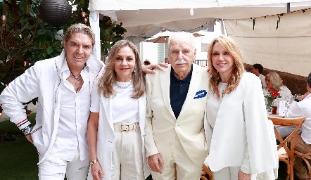  Rodrigo Santos Alonso, Yeyo Santos Alonso, Pepe Santos y Alejandra Santos Alonso.