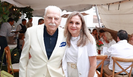  Pepe Santos con su hija Yeyo.