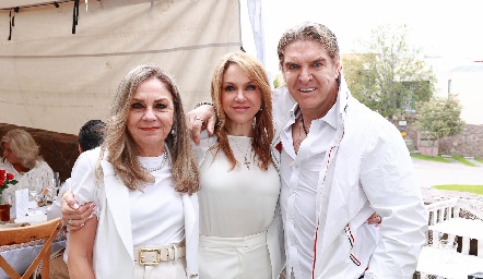  Los hijos del festejado, Yeyo, Alejandra y Rodrigo Santos Alonso Quintanilla.