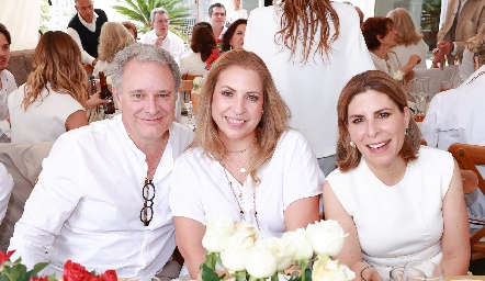  Enrique Minondo, Vero Aguirre y Nelly.