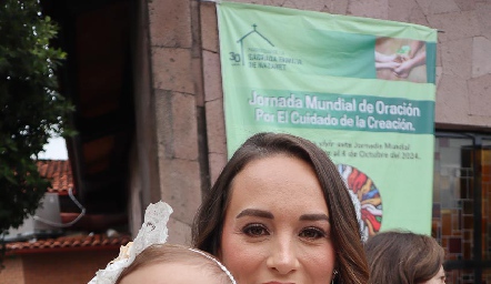  Carolina Silva con su hija Paloma Romo.