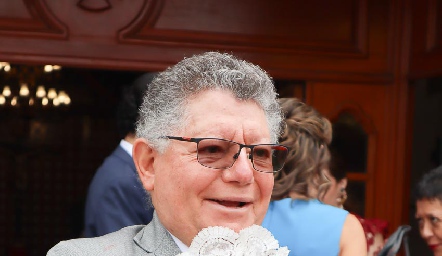  Eduardo Romo con su nieta Paloma.