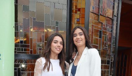  María Anguiano y Constanza Sarquis.