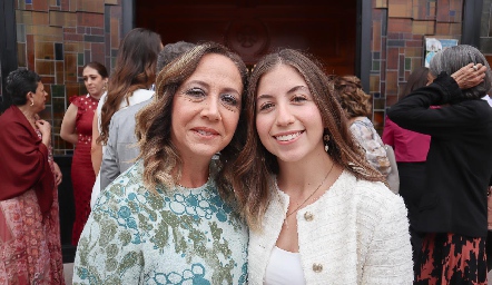  Cristina Guerra y Regina Morones.