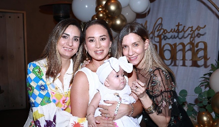  Montserrat Muñiz, Carolina Silva, Paloma Romo y Renata Garfías.