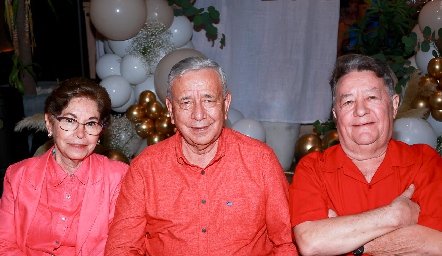  Luz del Carmen Romo, Gustavo Martínez y Jorge Romo.