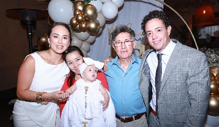  Carolina Silva, Margarita Estrada, Paloma Romo, Roberto Romo y Eduardo Romo.