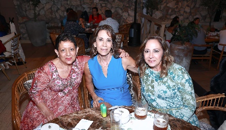  Griselda Silva, Carola Guerra y Cristi Guerra.