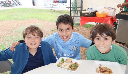  Jerónimo, Manuel y Marcos.