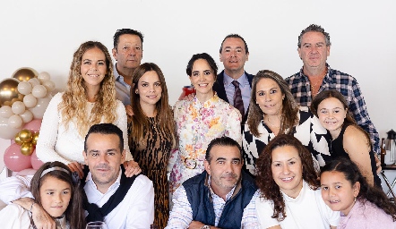  Ofelia, Cristián, Ulises, Irán, Arlet, Luis Fernando, Gloria, Jorge, Michelle y Emilio.