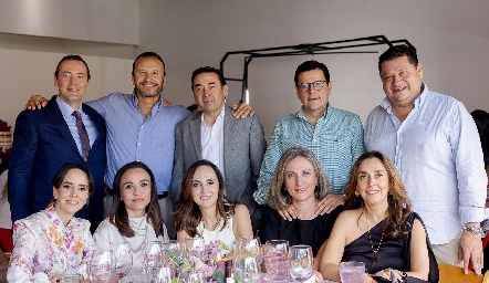  Nuria, Magda, Tere, Lupita, Gloria, Jorge, Marcelo, Paco, Carlos, Luis Fernando.