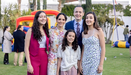  Andrea Ledezma, Jorge Ledezma, Gloria Mojarro, Jimena y Sofía Ledezma.