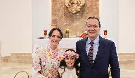  Gloria Mojarro y Jorge Ledezma con su hija Sofía.