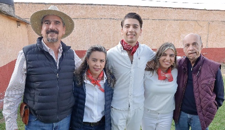  David González, Gaby Ortiz, Carlos Arturo González, Montse González y Juan José Ortiz.