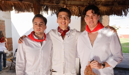  Sebastián, Carlos González y Pedro de la Torre.