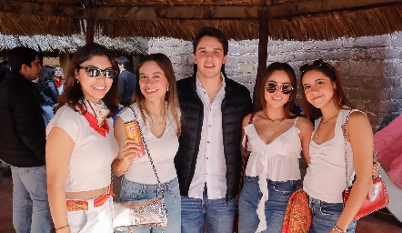  Olivia Zumaya, Mariana Ávila, Santiago Garza, Fernanda Rangel y Paulina Lamas.