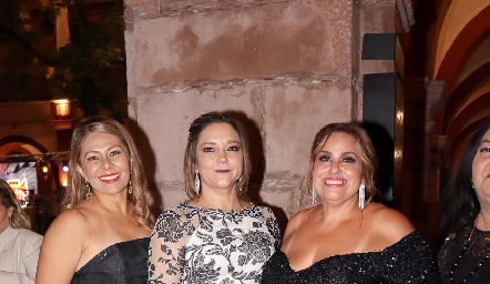  Claudia García, Marta Rangel y Jazmín Terrazas.