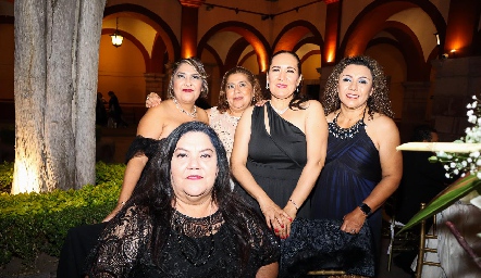  Lidia Luna, Lucía Catachi, Juana María, Michelle y Sofía Ruiz.