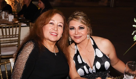  Jacqueline Domínguez y Brenda Cordero.